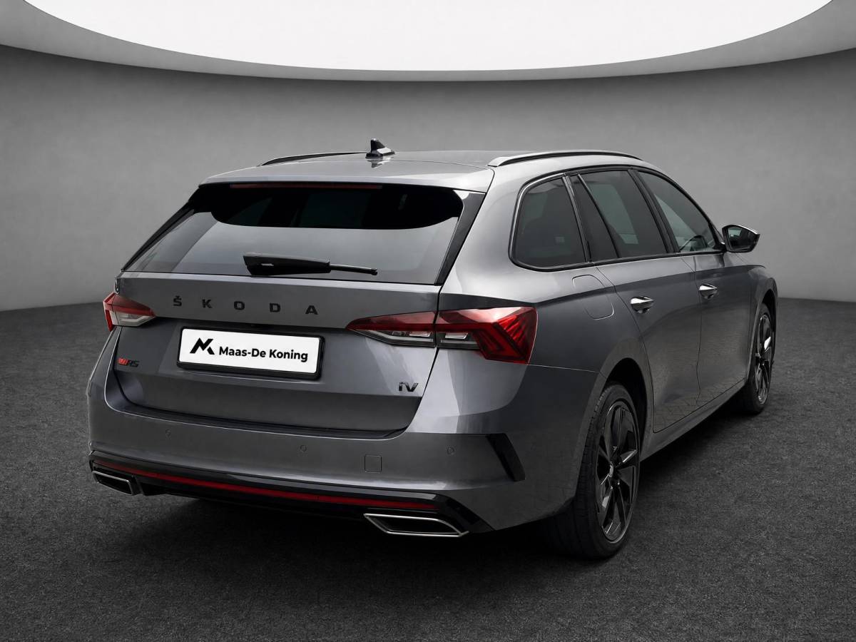 Škoda Octavia Skoda Octavia Combi 1.4 TSI 245pk DSG RS iV PHEV Business · Trekhaak wegklapbaar · Camera  · Navigatie · Stoel-& Stuur- en achterbankverwarming · 18” Inch ·