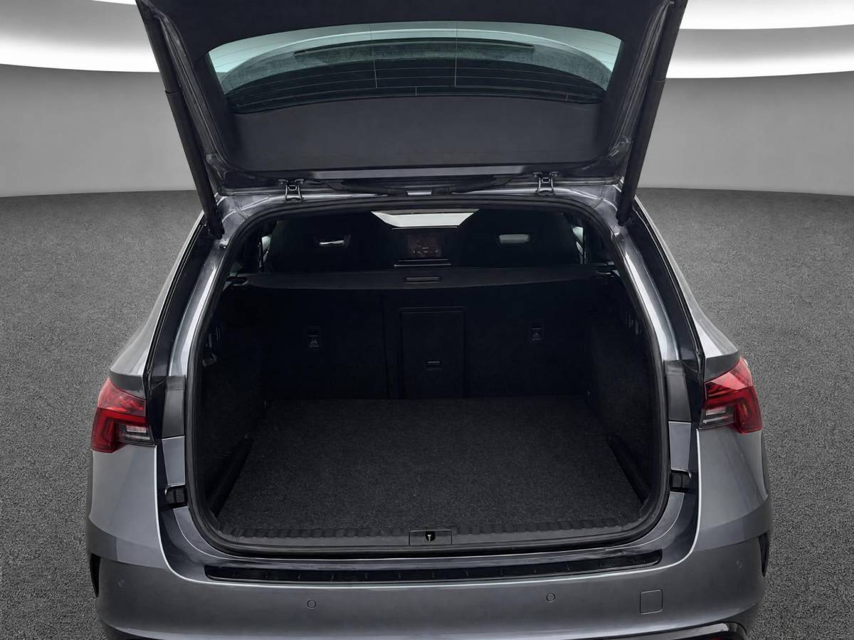 Škoda Octavia Skoda Octavia Combi 1.4 TSI 245pk DSG RS iV PHEV Business · Trekhaak wegklapbaar · Camera  · Navigatie · Stoel-& Stuur- en achterbankverwarming · 18” Inch ·