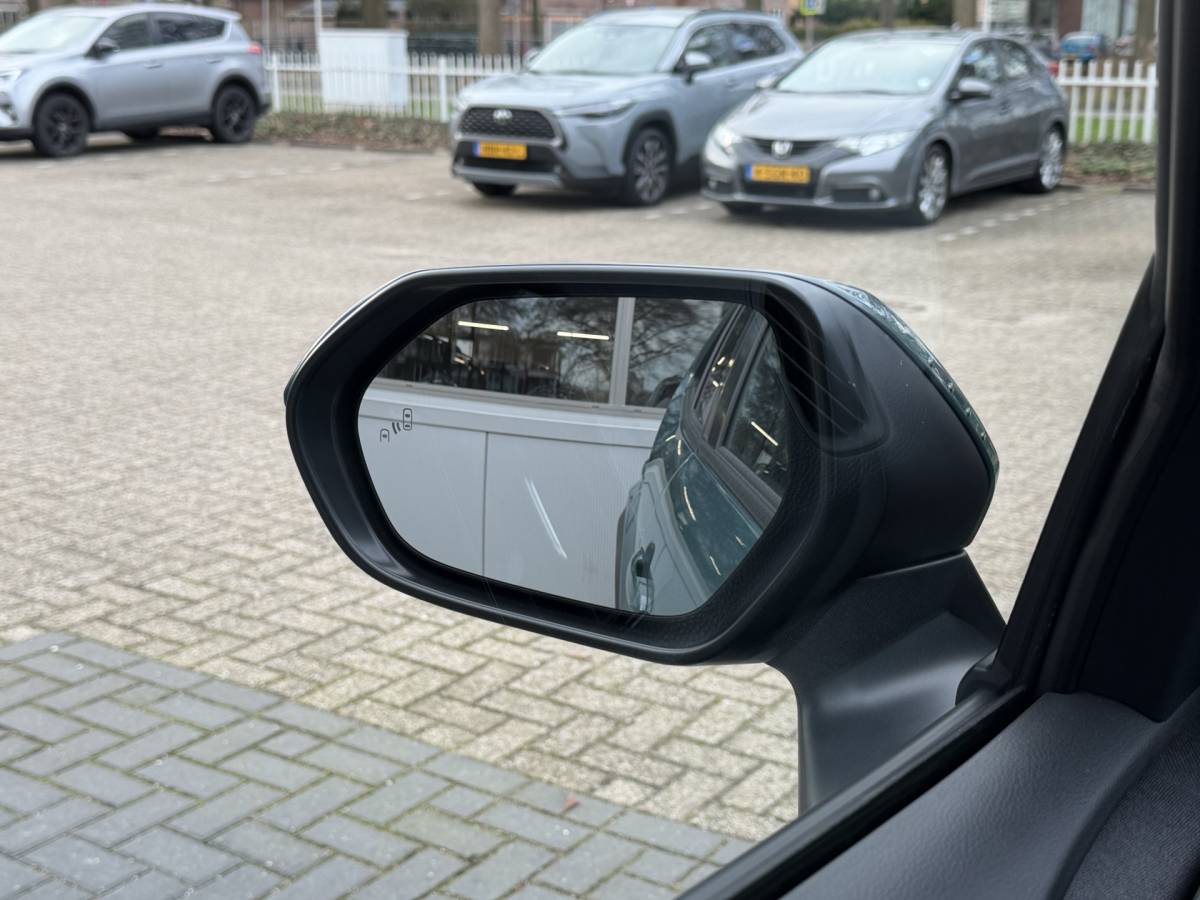 Toyota Yaris Cross Toyota Yaris Cross 1.5 Hybrid 130 Style Edition Parkeersensoren, Dodehoekdetectie, Navigatie