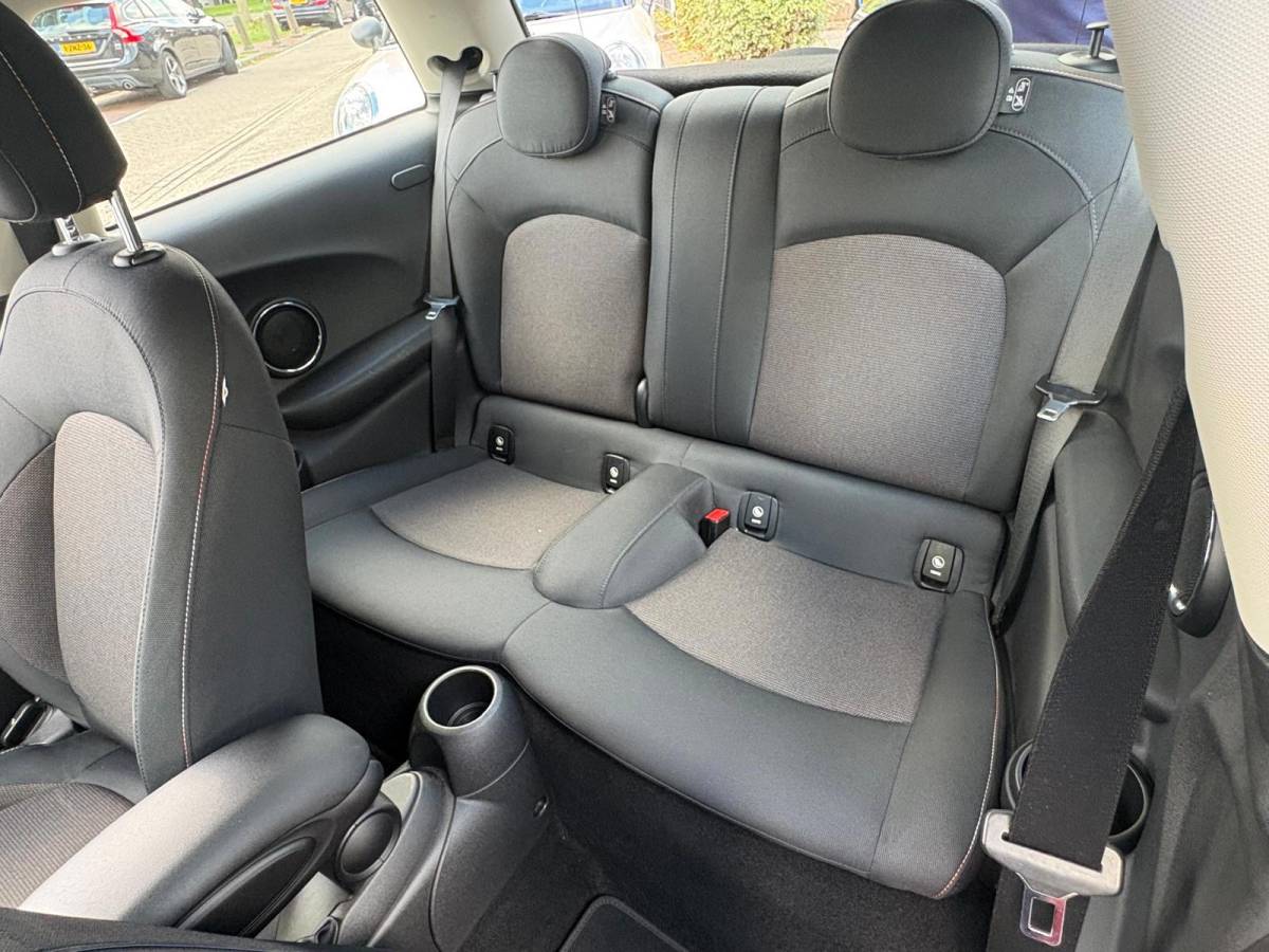 MINI 3-Deurs Mini 3-Deurs 1.2 WORKS PAKKET/CARPLAY/NAVI/PDC/61268km!