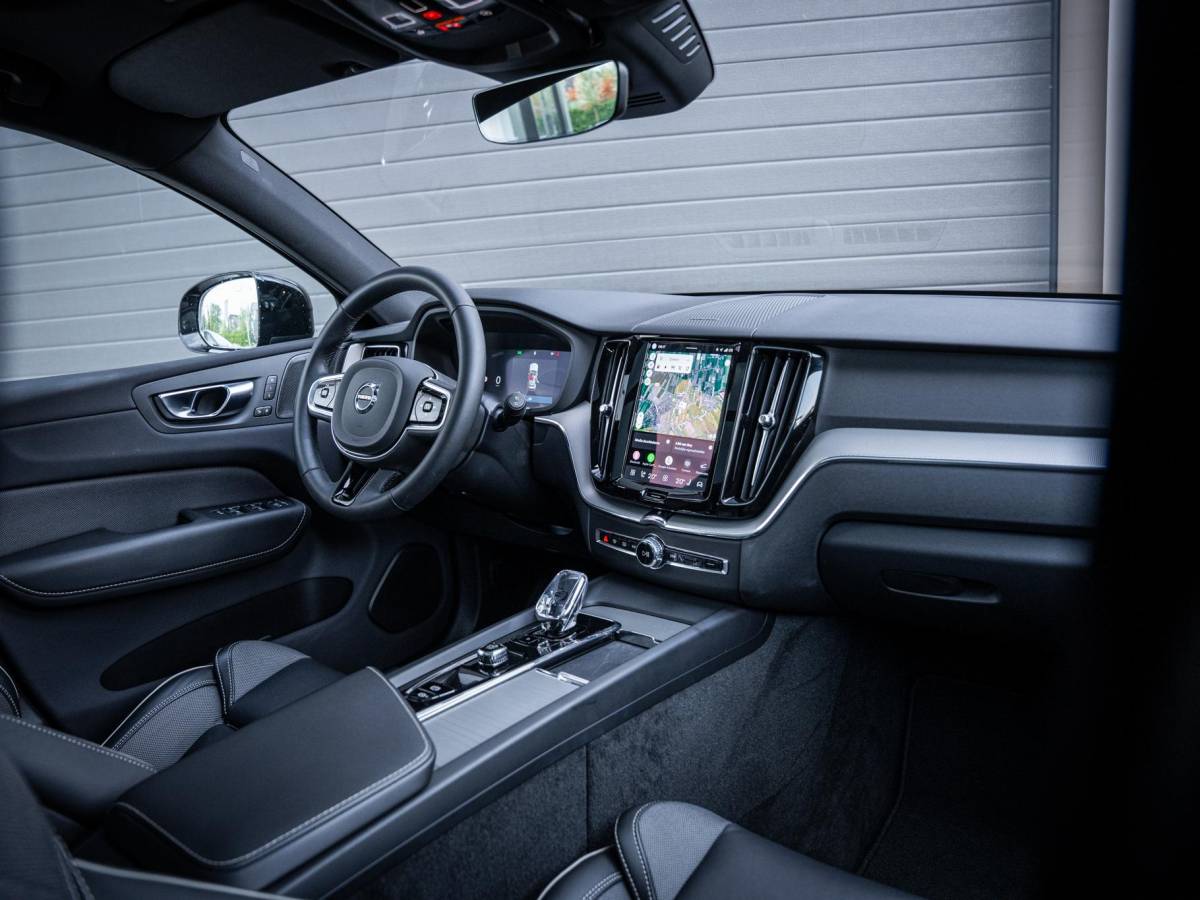 Volvo XC60 Volvo XC60 2.0 T6 Plug-in hybrid AWD Plus Bright – Pano l Trekh l H/Kardon l Memory