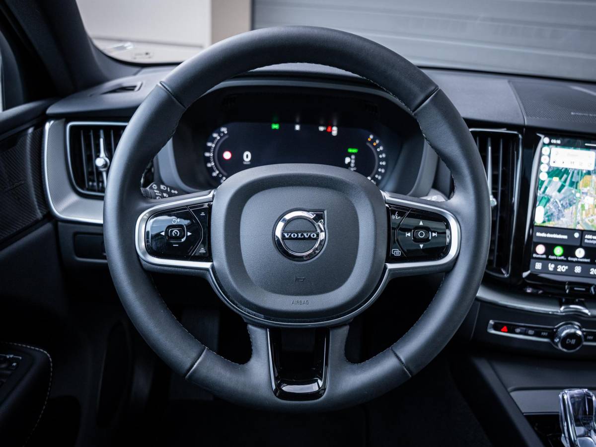 Volvo XC60 Volvo XC60 2.0 T6 Plug-in hybrid AWD Plus Bright – Pano l Trekh l H/Kardon l Memory