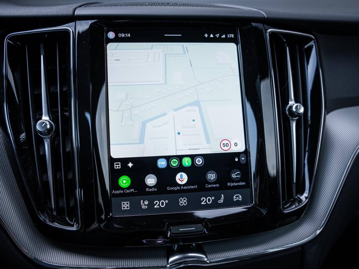 Volvo XC60 Volvo XC60 2.0 T6 Plug-in hybrid AWD Plus Bright – Pano l Trekh l H/Kardon l Memory