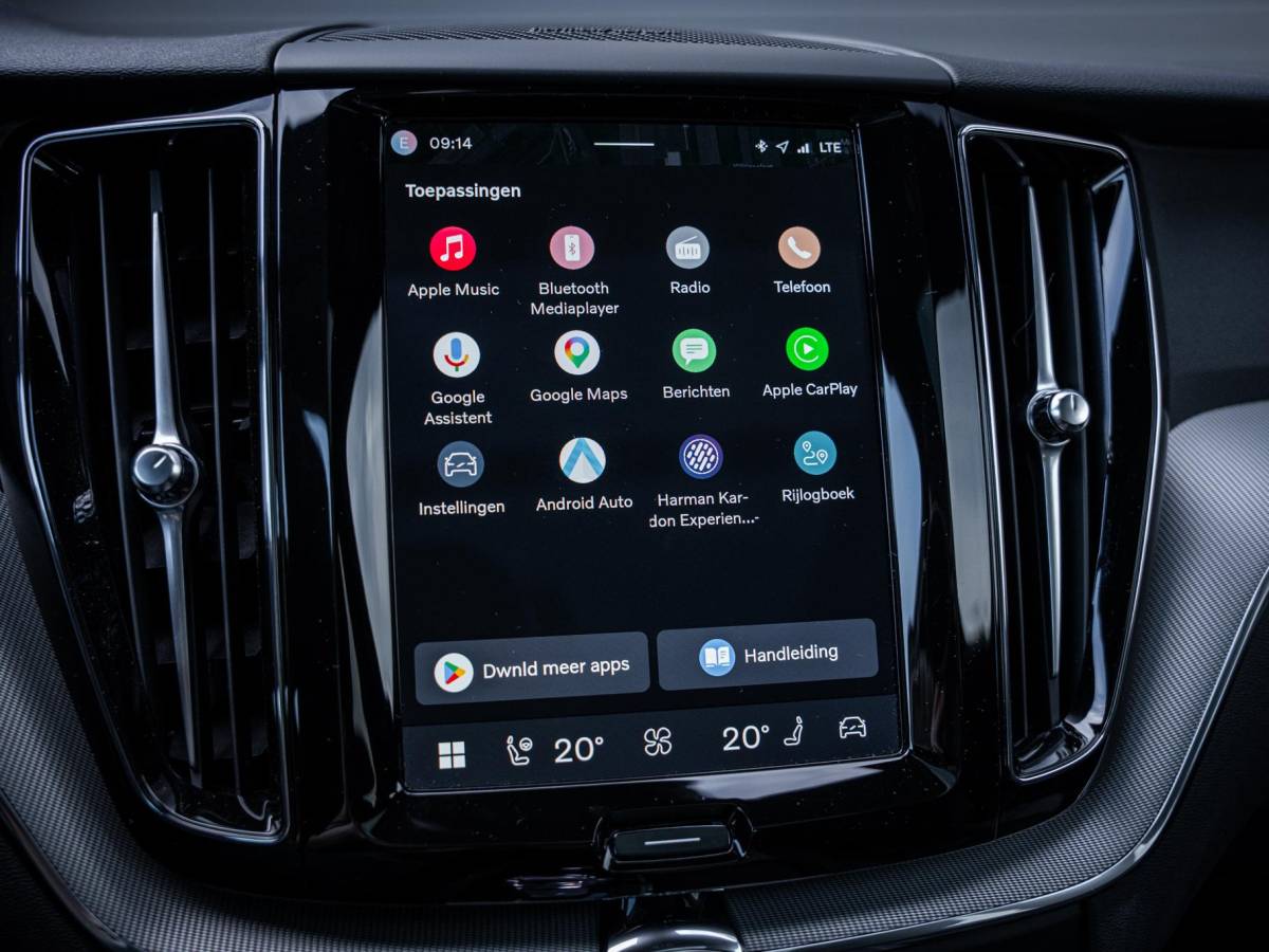 Volvo XC60 Volvo XC60 2.0 T6 Plug-in hybrid AWD Plus Bright – Pano l Trekh l H/Kardon l Memory