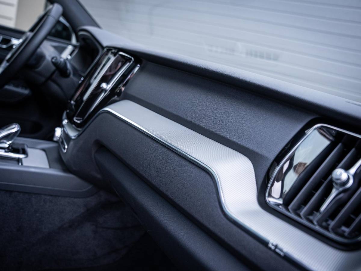 Volvo XC60 Volvo XC60 2.0 T6 Plug-in hybrid AWD Plus Bright – Pano l Trekh l H/Kardon l Memory