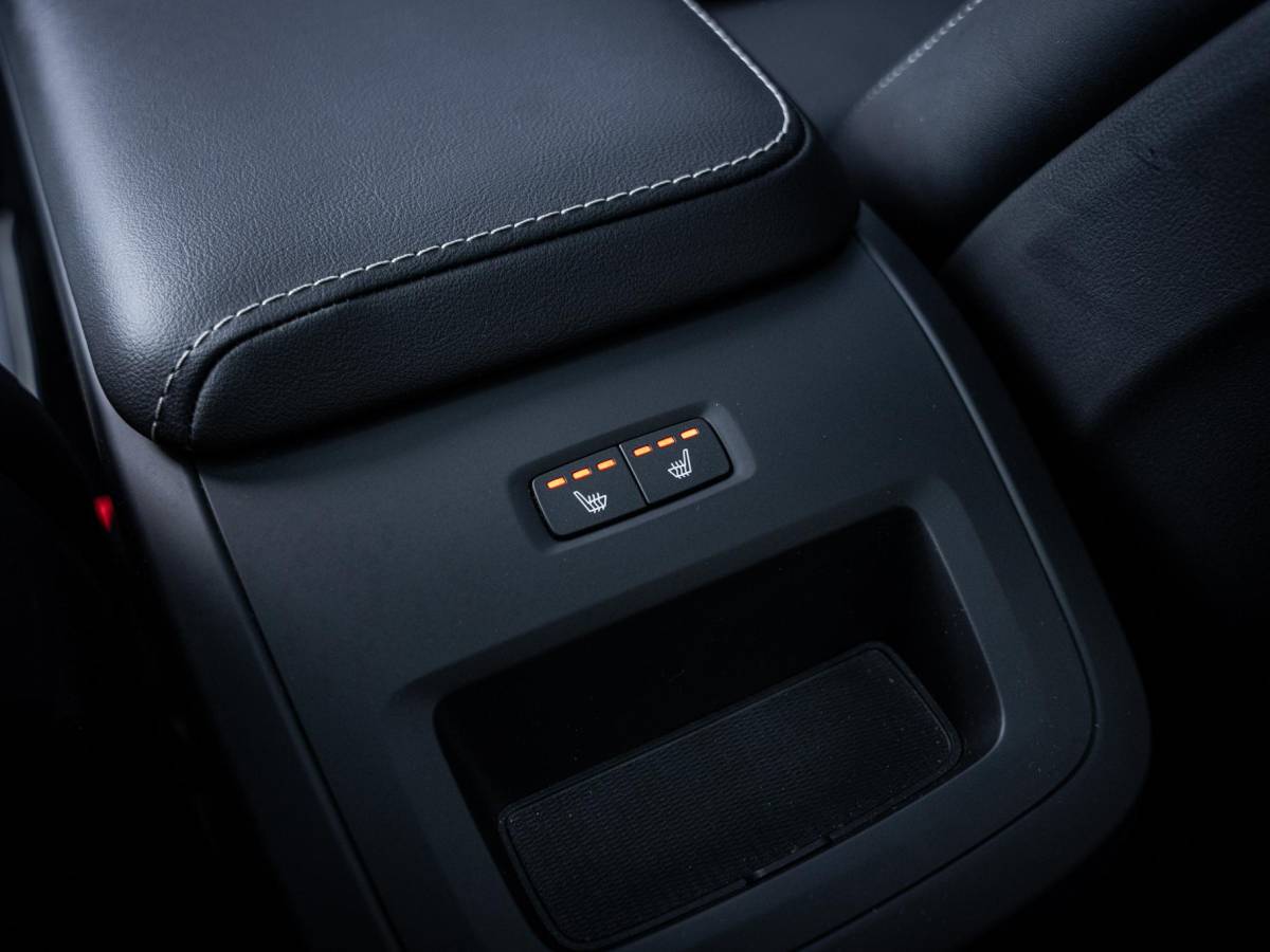 Volvo XC60 Volvo XC60 2.0 T6 Plug-in hybrid AWD Plus Bright – Pano l Trekh l H/Kardon l Memory