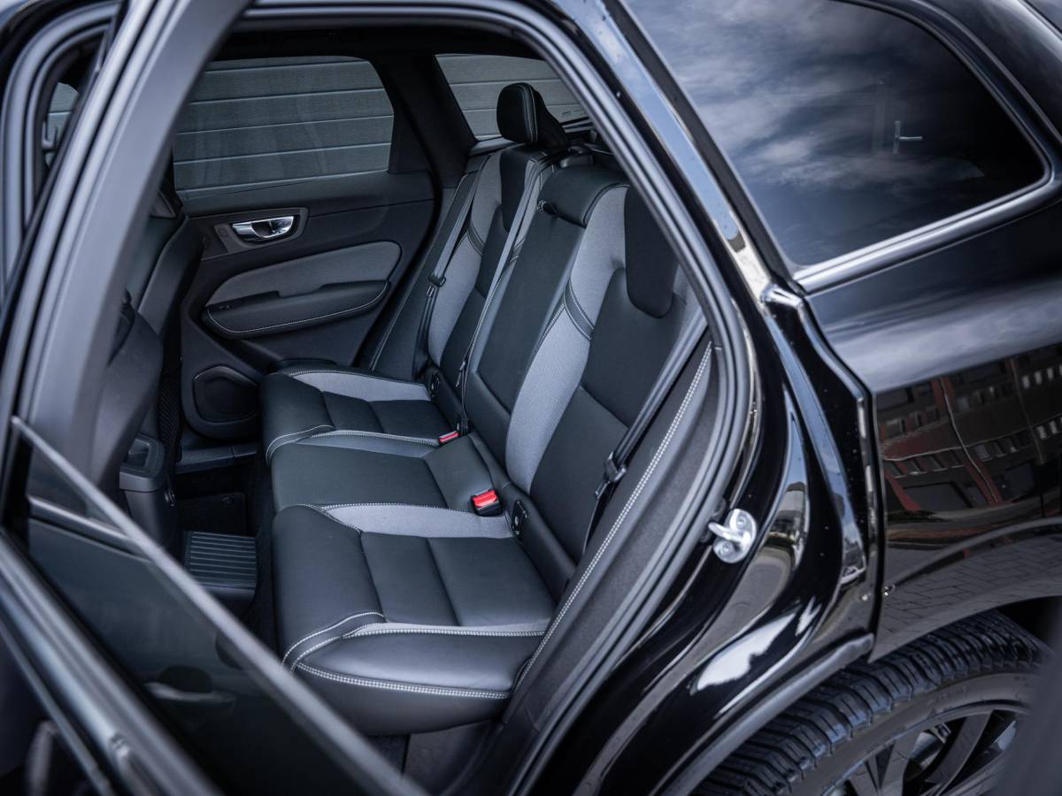 Volvo XC60 Volvo XC60 2.0 T6 Plug-in hybrid AWD Plus Bright – Pano l Trekh l H/Kardon l Memory