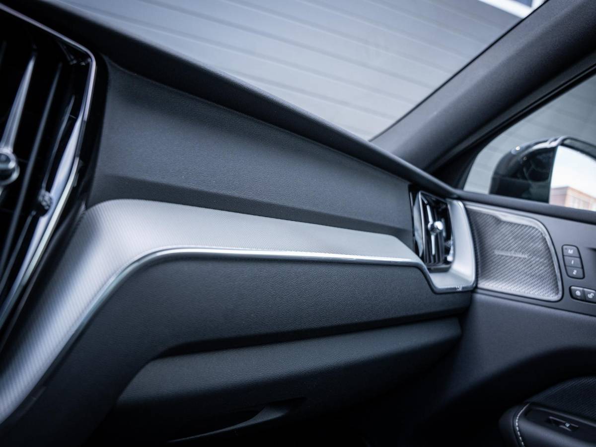 Volvo XC60 Volvo XC60 2.0 T6 Plug-in hybrid AWD Plus Bright – Pano l Trekh l H/Kardon l Memory