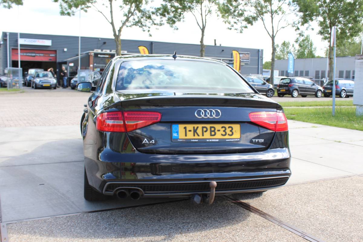 Audi A4 Audi A4 Limousine 1.8 TFSI S Edition