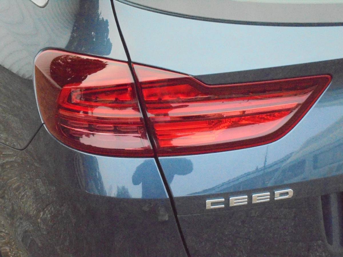 Kia Ceed Sportswagon Kia Ceed Sw 1.6 CRDi 115PK DYNAMICLINE 1e EIG NL-AUTO 88.397 KM !!