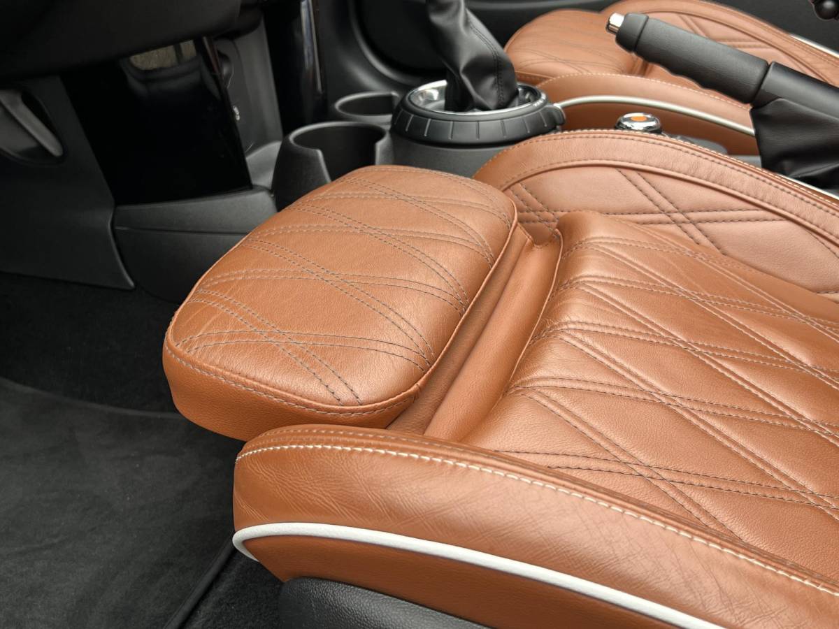 MINI Cooper S Cabrio MINI Cabrio 2.0 Cooper S Chili Serious Business | Leder/Cruise Adaptief/Keyless