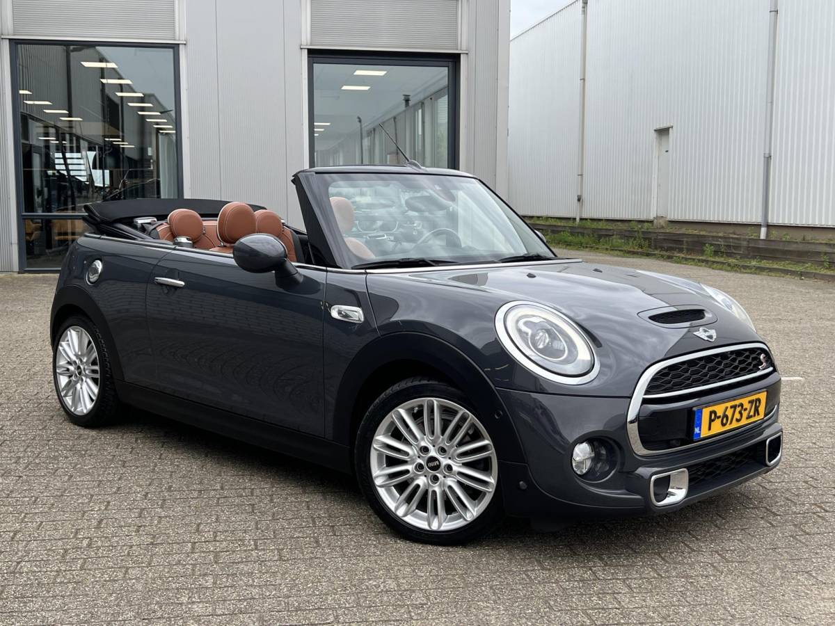 MINI Cooper S Cabrio MINI Cabrio 2.0 Cooper S Chili Serious Business | Leder/Cruise Adaptief/Keyless