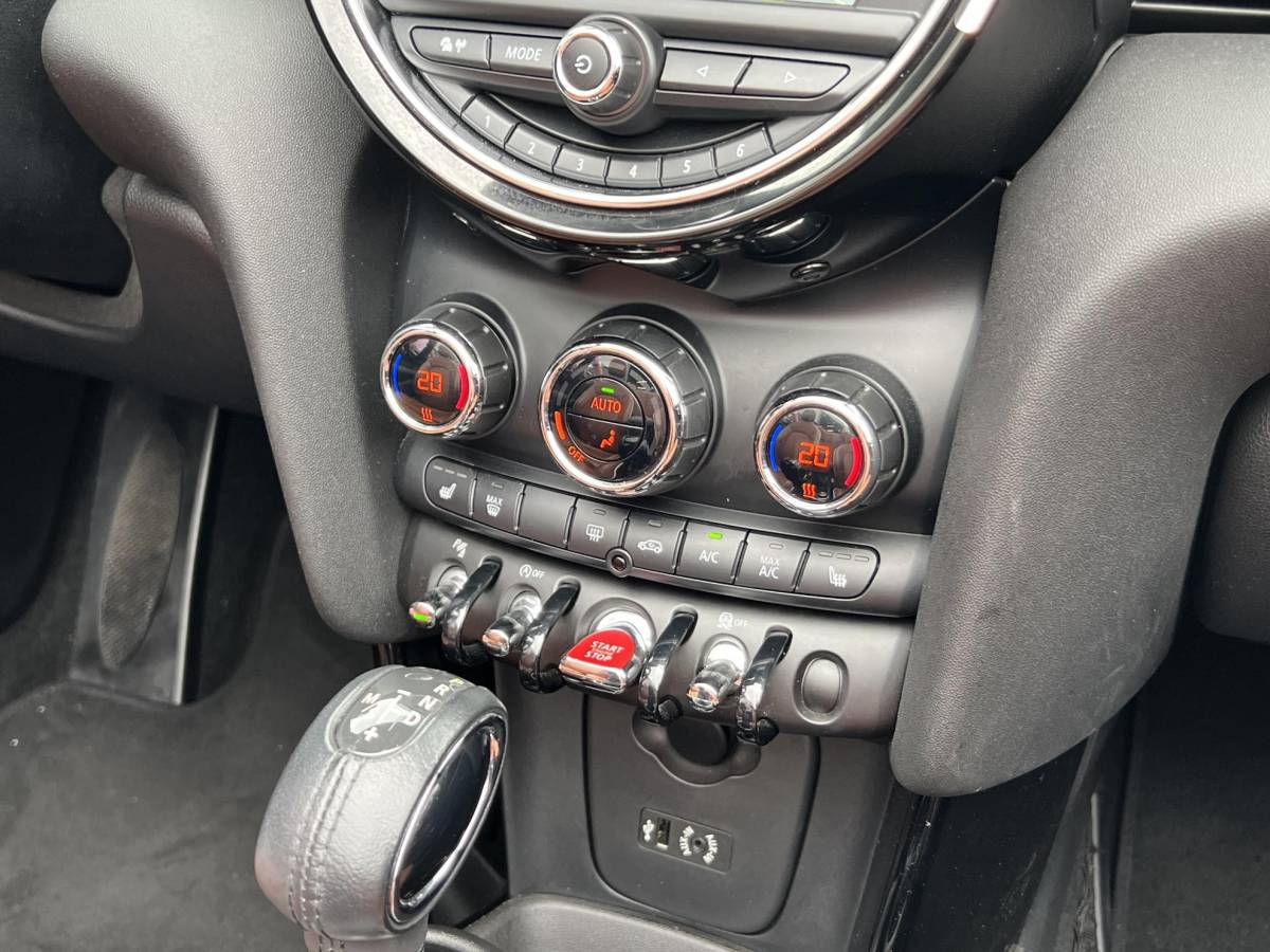 MINI Cooper S Cabrio MINI Cabrio 2.0 Cooper S Chili Serious Business | Leder/Cruise Adaptief/Keyless