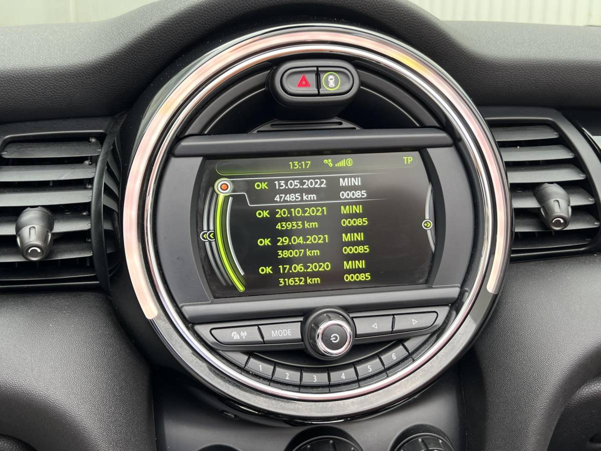 MINI Cooper S Cabrio MINI Cabrio 2.0 Cooper S Chili Serious Business | Leder/Cruise Adaptief/Keyless
