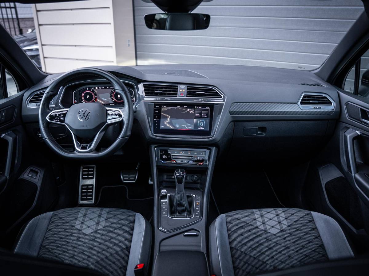 Volkswagen Tiguan Volkswagen Tiguan 1.4 TSI eHybrid R-Line Business+ – Pano l Trekh. l IQ-Light l 360cam