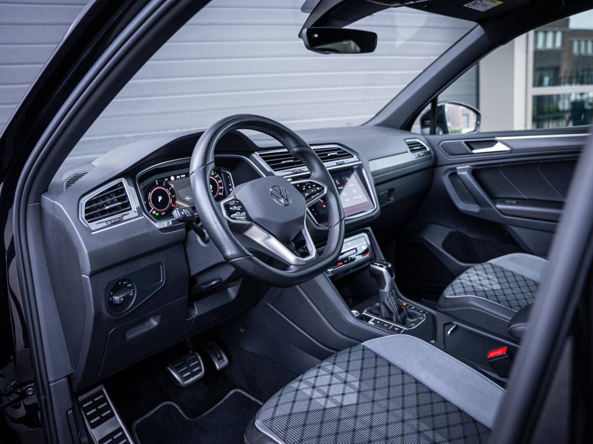 Volkswagen Tiguan Volkswagen Tiguan 1.4 TSI eHybrid R-Line Business+ – Pano l Trekh. l IQ-Light l 360cam