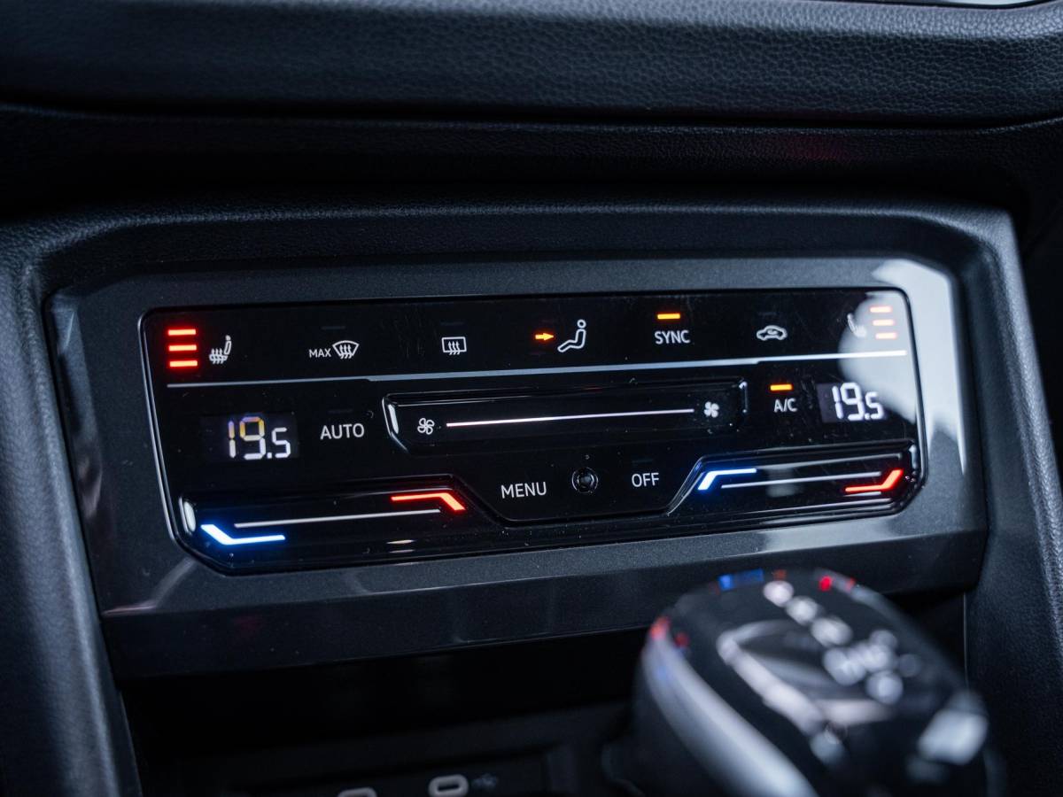 Volkswagen Tiguan Volkswagen Tiguan 1.4 TSI eHybrid R-Line Business+ – Pano l Trekh. l IQ-Light l 360cam