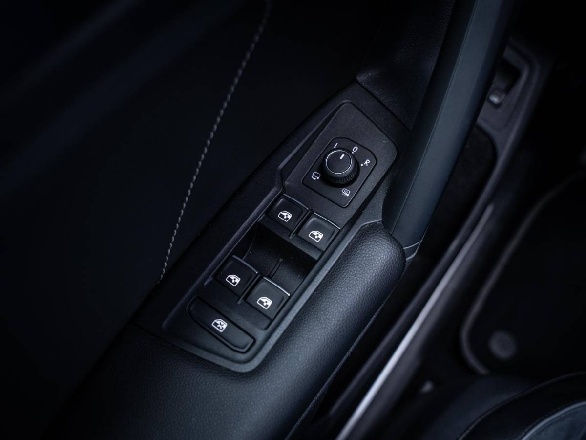 Volkswagen Tiguan Volkswagen Tiguan 1.4 TSI eHybrid R-Line Business+ – Pano l Trekh. l IQ-Light l 360cam