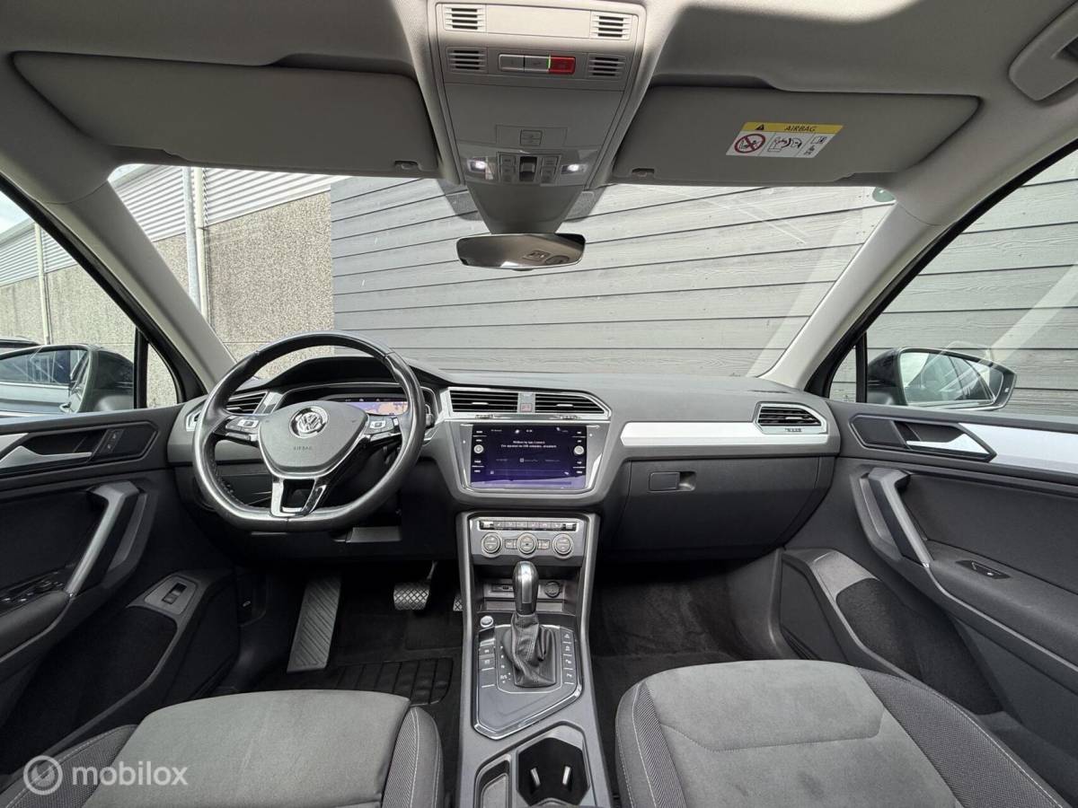 Volkswagen Tiguan Volkswagen Tiguan 1.5 TSI ACT R-Line Pano.dak/Trekhaak/Viritual