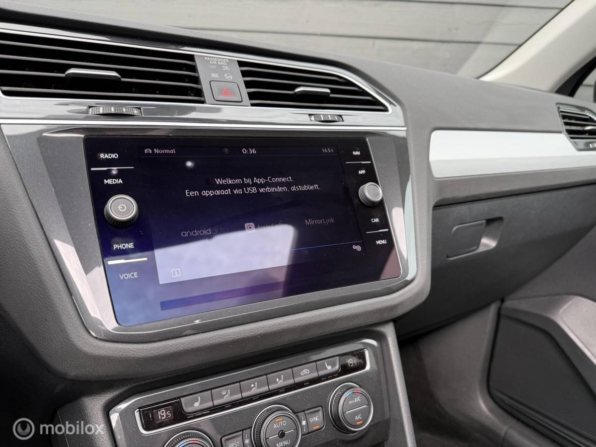 Volkswagen Tiguan Volkswagen Tiguan 1.5 TSI ACT R-Line Pano.dak/Trekhaak/Viritual