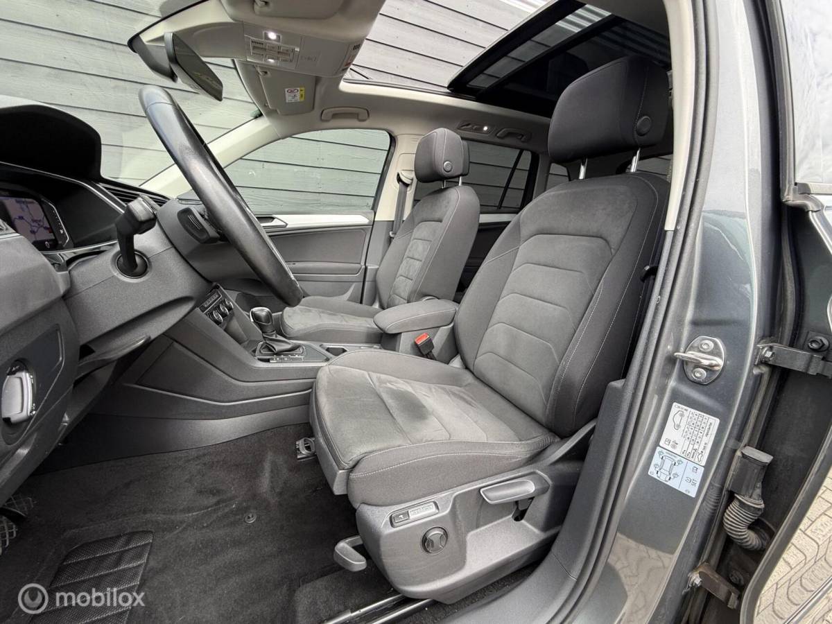 Volkswagen Tiguan Volkswagen Tiguan 1.5 TSI ACT R-Line Pano.dak/Trekhaak/Viritual