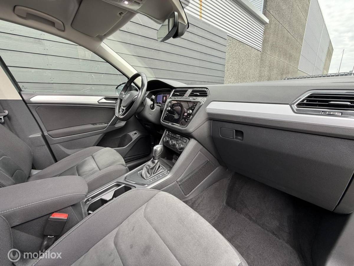 Volkswagen Tiguan Volkswagen Tiguan 1.5 TSI ACT R-Line Pano.dak/Trekhaak/Viritual