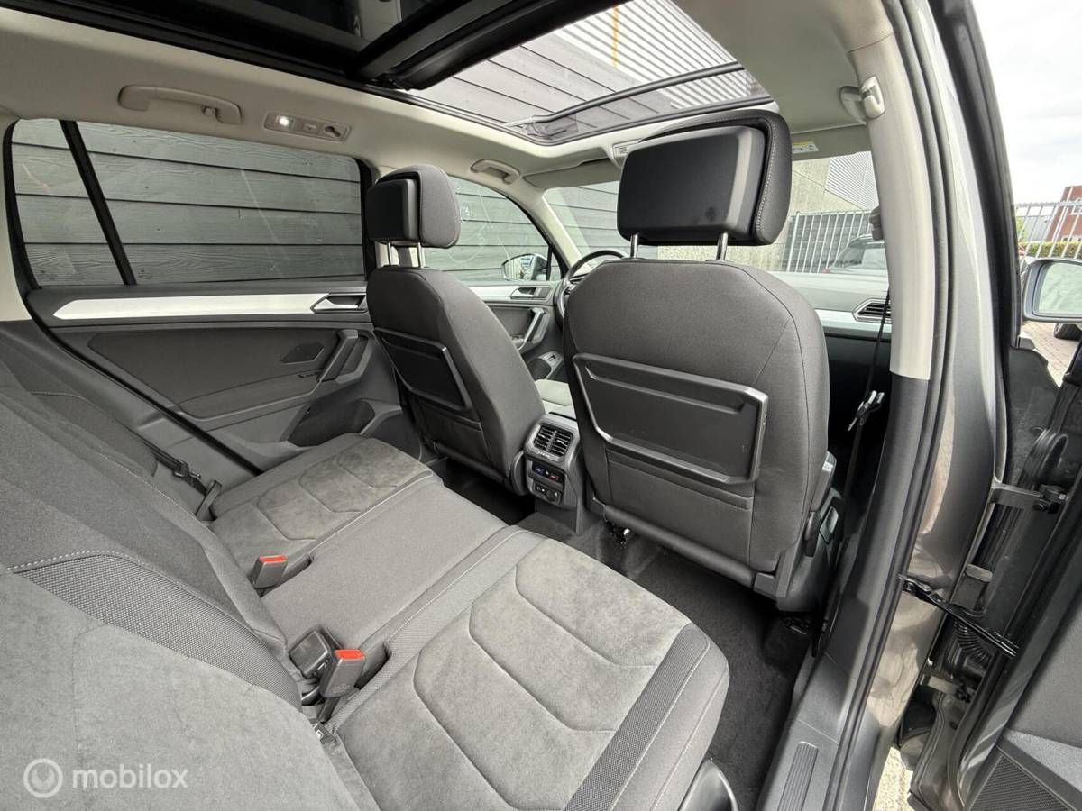 Volkswagen Tiguan Volkswagen Tiguan 1.5 TSI ACT R-Line Pano.dak/Trekhaak/Viritual