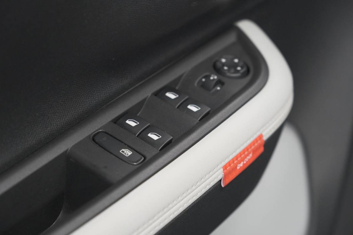 Citroën ë-C3 Citroen Ë-C3 Max 113pk 44 kWh | 96,1% SOH | 11 KW Lader | Camera | Apple Carplay | Parkeersensoren