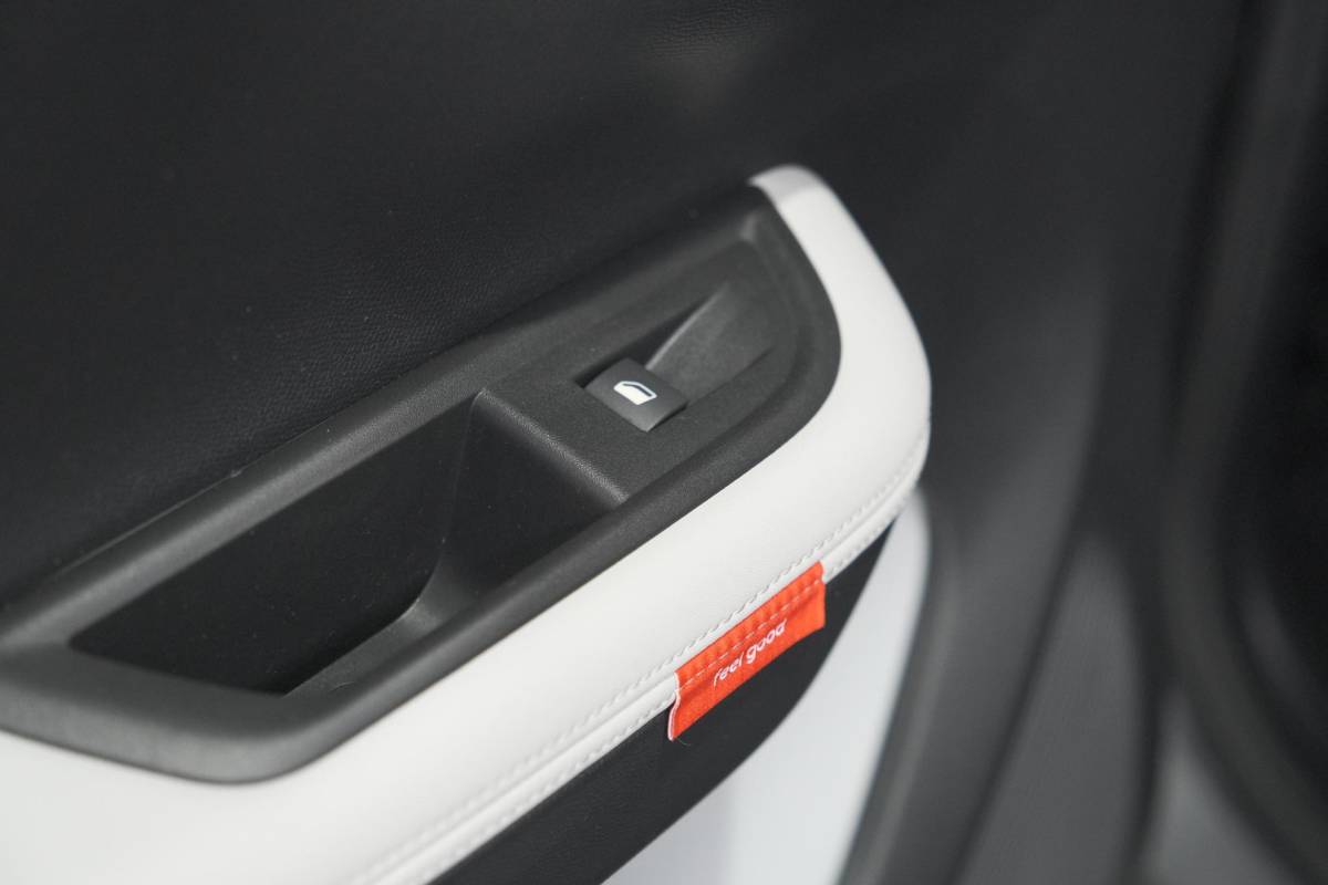 Citroën ë-C3 Citroen Ë-C3 Max 113pk 44 kWh | 96,1% SOH | 11 KW Lader | Camera | Apple Carplay | Parkeersensoren