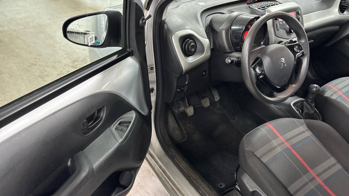 Peugeot 108 Peugeot 108 1.0 VTi Active / JAAR GARANTIE  /AIRCO / APK / INRUIL MOGELIJK / BTW /
