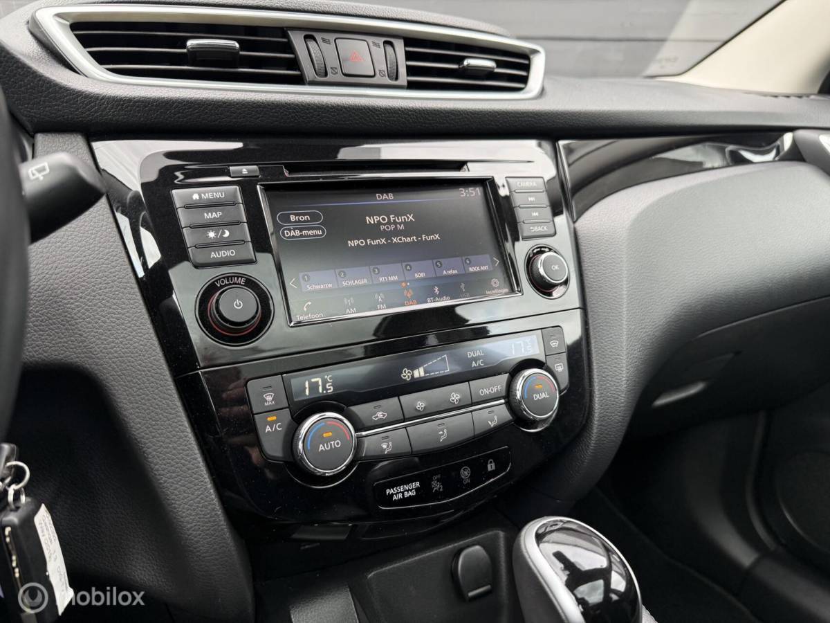 Nissan QASHQAI Nissan Qashqai 1.3 DIG-T N-Tec 160PK Automaat Pano.dak/Winterpack