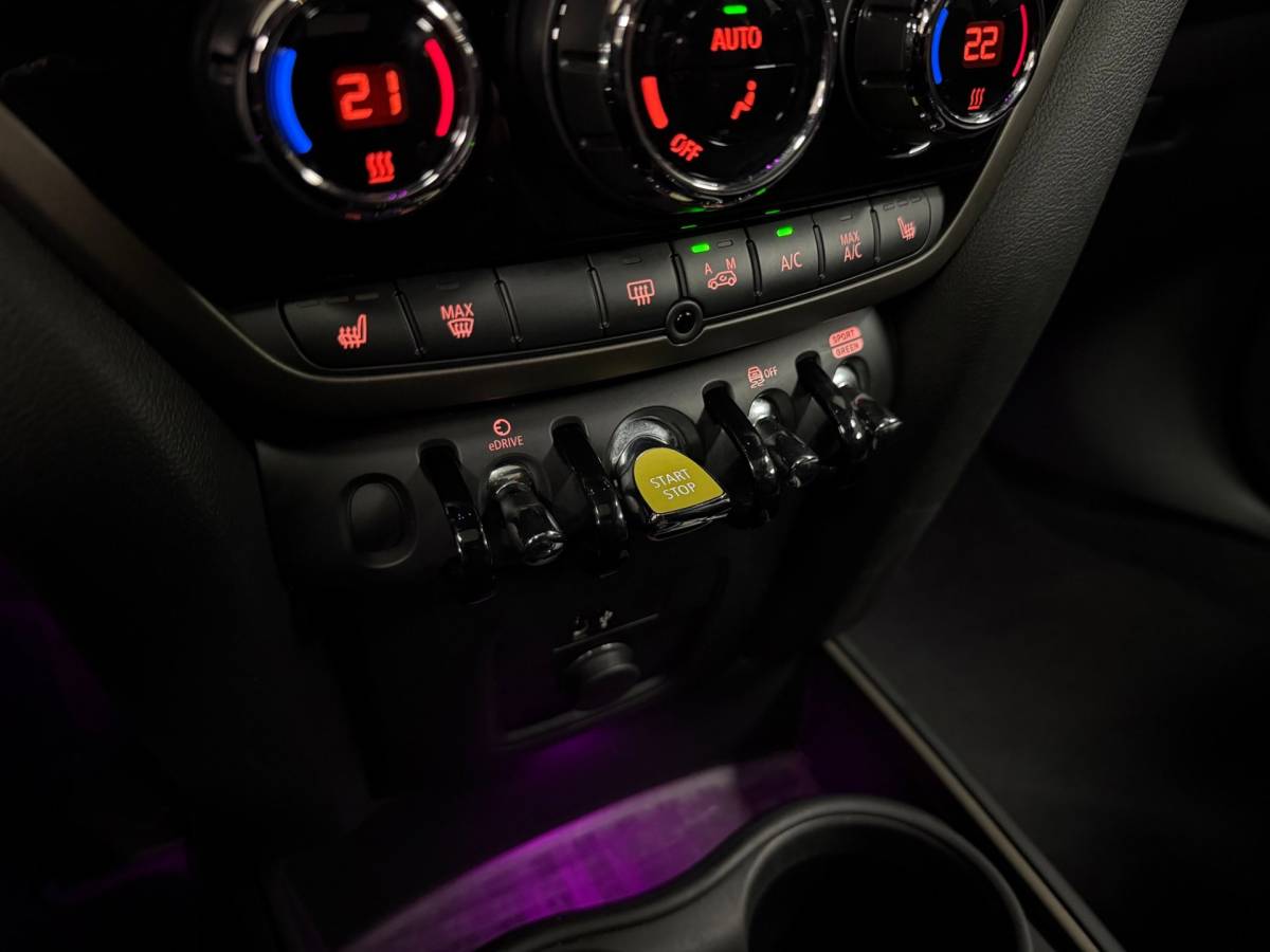 MINI Countryman Mini Countryman 1.5 Cooper S E ALL4 *220Pk!* Pano|Carplay|Camera|Keyless|Elektr.achterklep|Stoelverw.|Alcantara/Leer|DAB|NAP