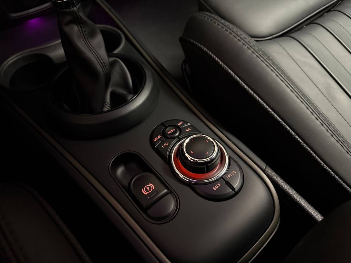 MINI Countryman Mini Countryman 1.5 Cooper S E ALL4 *220Pk!* Pano|Carplay|Camera|Keyless|Elektr.achterklep|Stoelverw.|Alcantara/Leer|DAB|NAP