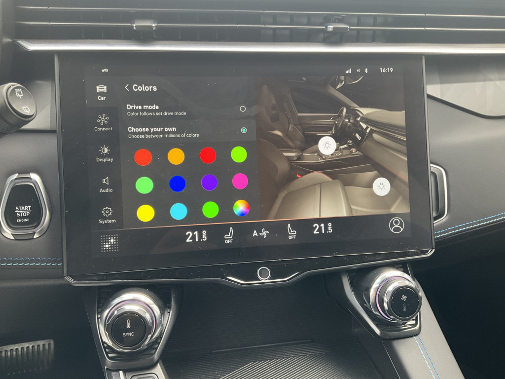 Lynk & Co 01 Lynk & Co 01 15x op voorraad 1.5 PHEV 262PK Adapt.Cruise 360° Cam Trekhaak Carplay Plug-in Stoelverw Vol opties!