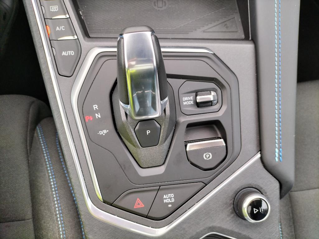 Lynk & Co 01 Lynk & Co 01 15x op voorraad 1.5 PHEV 262PK Adapt.Cruise 360° Cam Trekhaak Carplay Plug-in Stoelverw Vol opties!