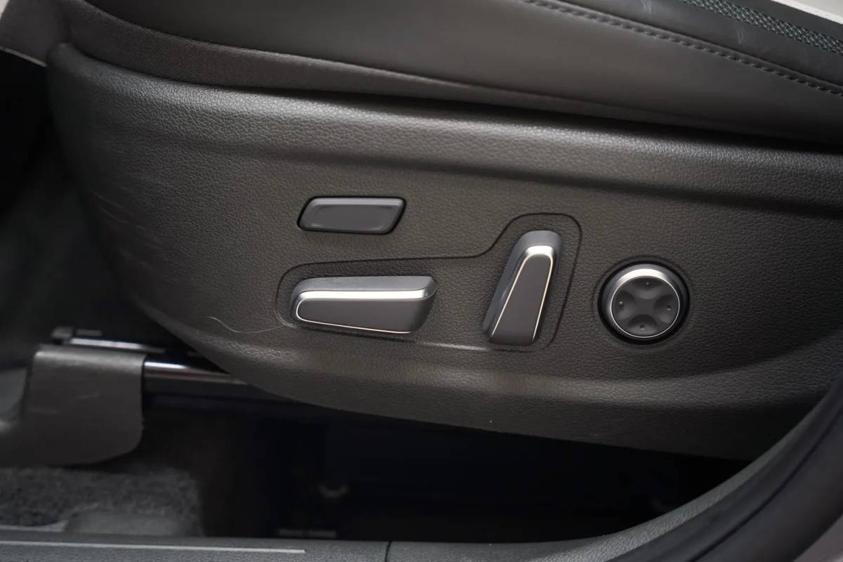 Hyundai Santa Fe Hyundai Santa Fe 1.6 T-GDI PHEV Premium Plus Sky [ Panorama Alcantara-hemel Leder Stoelventilatie ]