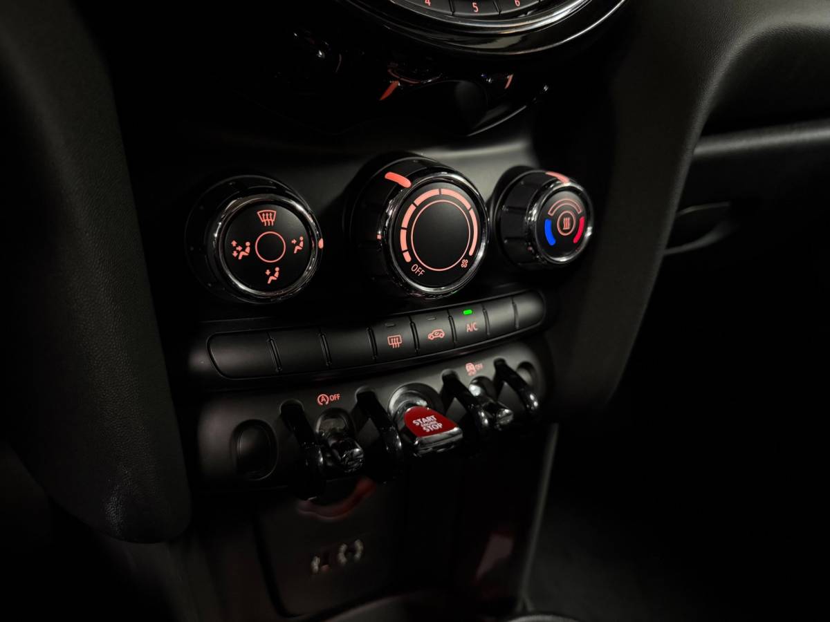 MINI 3-Deurs Mini 3-Deurs 1.5 Cooper Salt *4 Nwe All-seasons!* Dealer OH|Airco|NAP