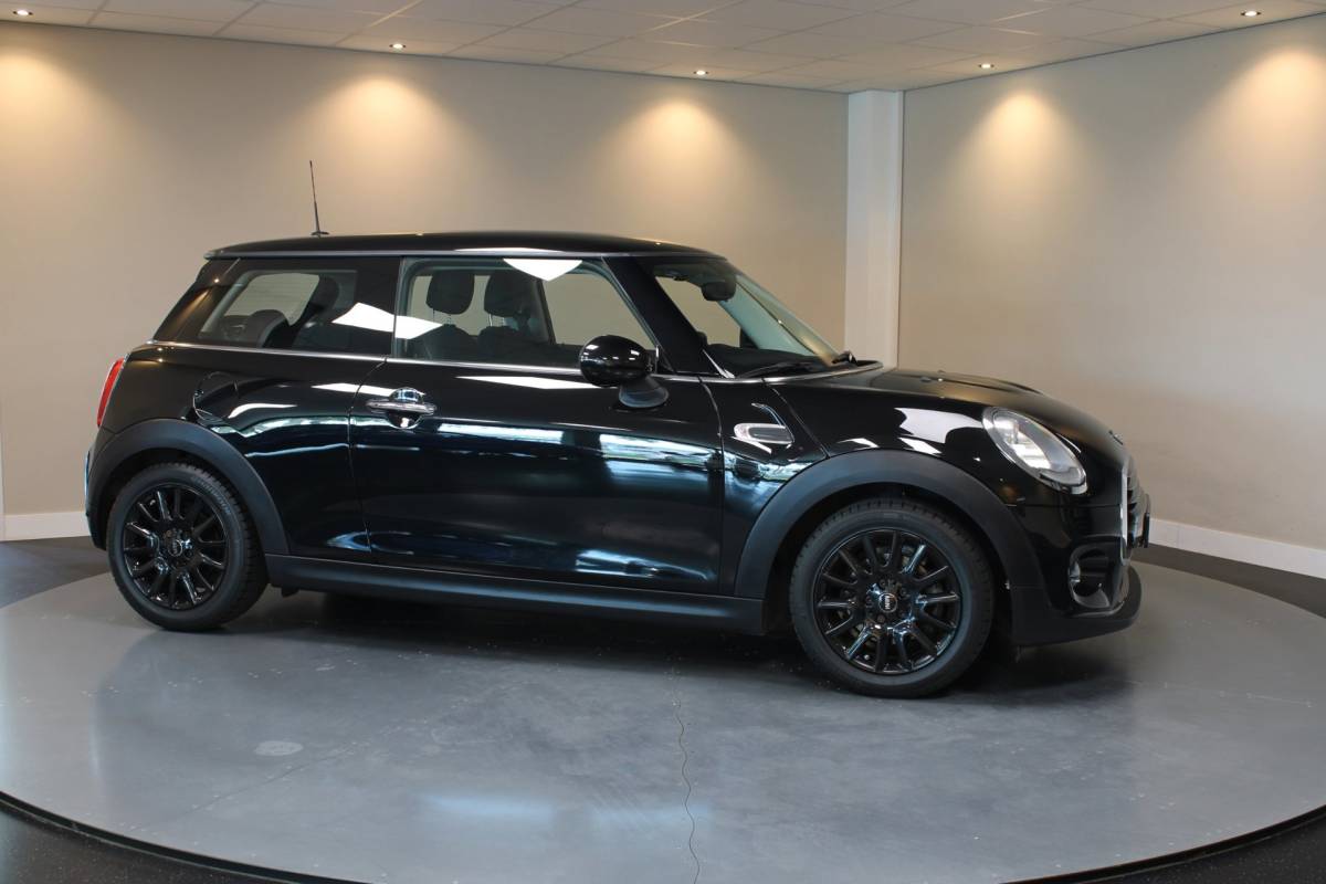 MINI 3-Deurs Mini 3-Deurs 1.5 Cooper Salt *4 Nwe All-seasons!* Dealer OH|Airco|NAP