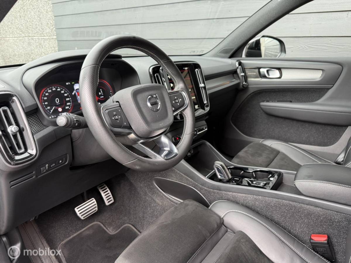 Volvo XC40 Volvo XC40 1.5 T5 Recharge 261PK R-Design Carplay/Winterpack/20″