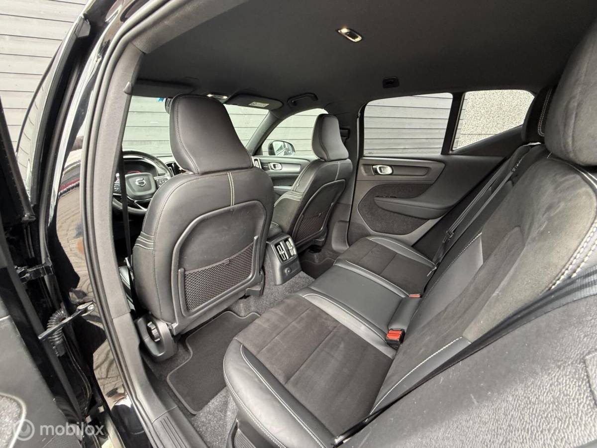 Volvo XC40 Volvo XC40 1.5 T5 Recharge 261PK R-Design Carplay/Winterpack/20″