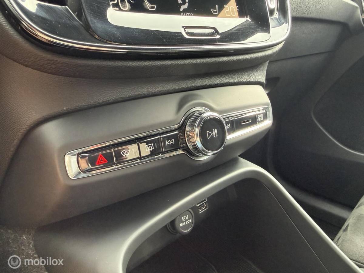 Volvo XC40 Volvo XC40 1.5 T5 Recharge 261PK R-Design Carplay/Winterpack/20″