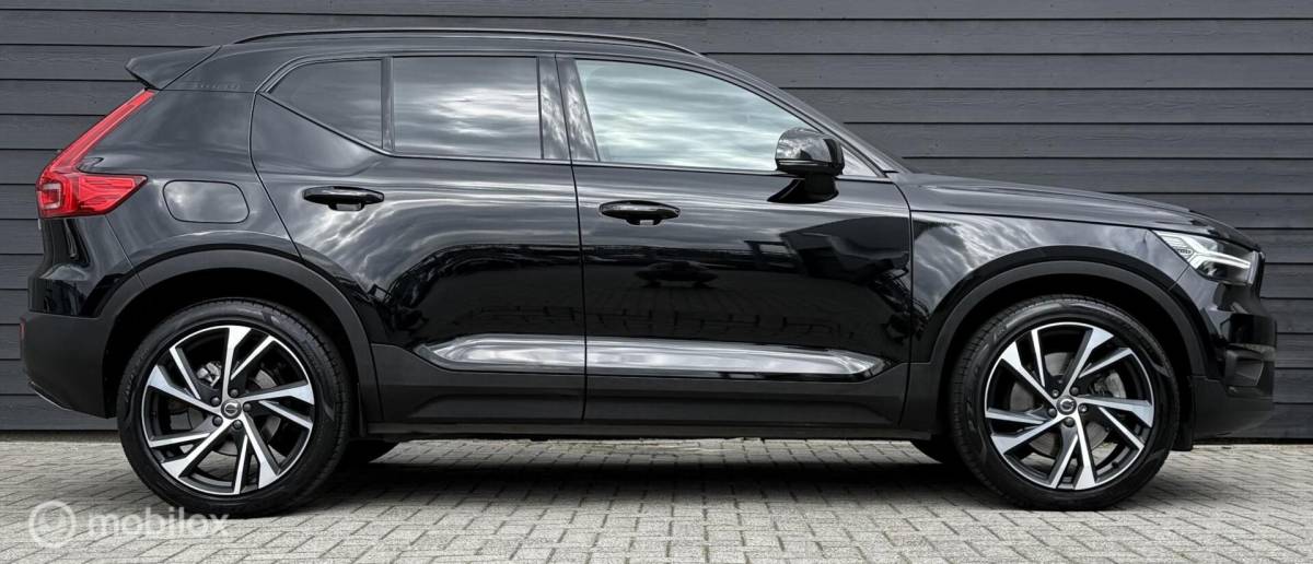 Volvo XC40 Volvo XC40 1.5 T5 Recharge 261PK R-Design Carplay/Winterpack/20″