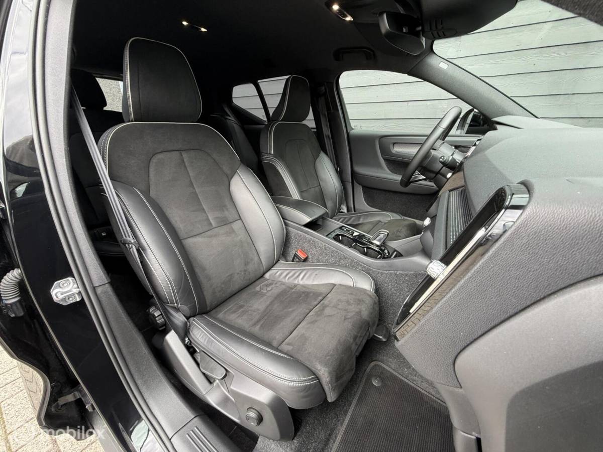 Volvo XC40 Volvo XC40 1.5 T5 Recharge 261PK R-Design Carplay/Winterpack/20″