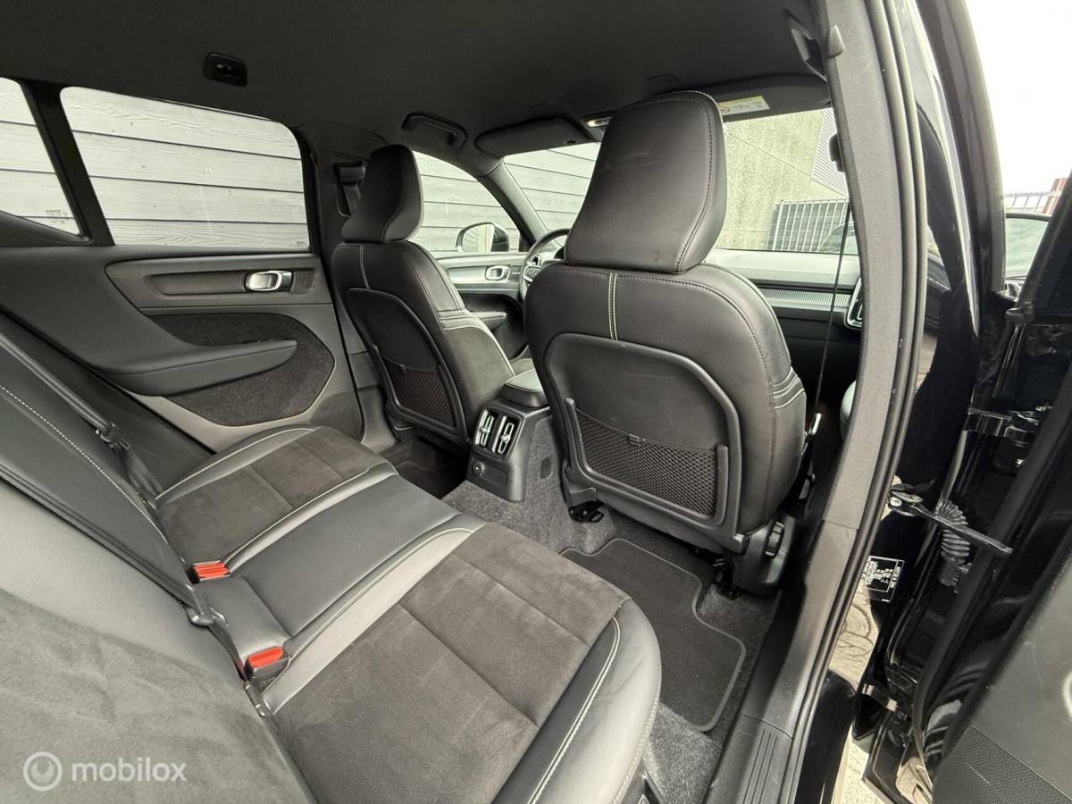 Volvo XC40 Volvo XC40 1.5 T5 Recharge 261PK R-Design Carplay/Winterpack/20″