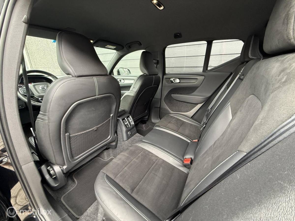 Volvo XC40 Volvo XC40 1.5 T5 Recharge 261PK R-Design Carplay/Winterpack/20″