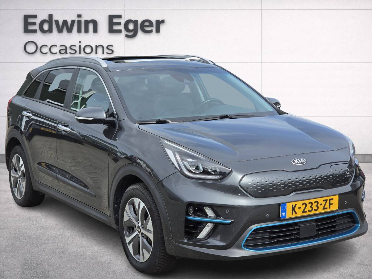 Kia e-Niro Kia e-Niro DynamicPlusLine 64 kWh | SOH 100% | 3 Fase laden | Schuif/kanteldak | Half Leder | Andriod Auto | Apple carplay | Navigatie