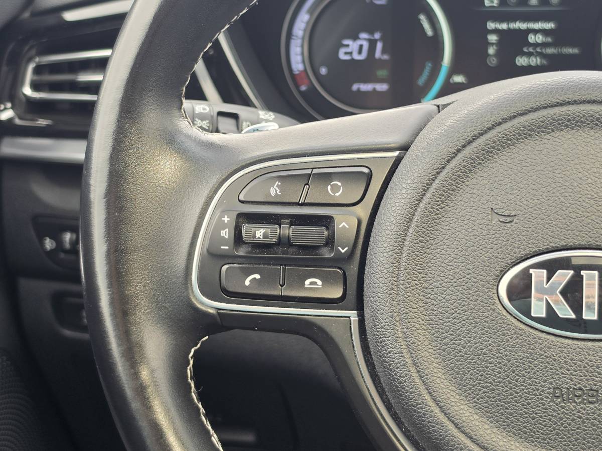 Kia e-Niro Kia e-Niro DynamicPlusLine 64 kWh | SOH 100% | 3 Fase laden | Schuif/kanteldak | Half Leder | Andriod Auto | Apple carplay | Navigatie