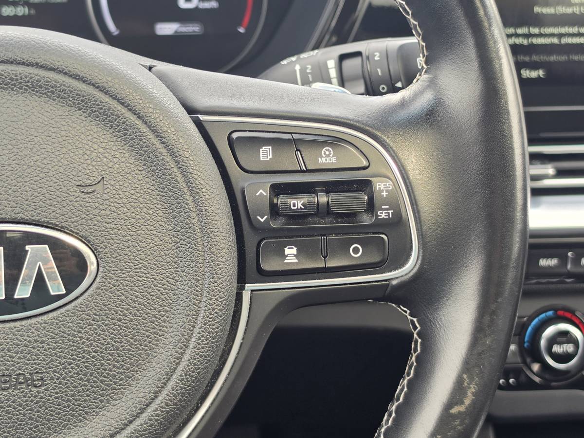 Kia e-Niro Kia e-Niro DynamicPlusLine 64 kWh | SOH 100% | 3 Fase laden | Schuif/kanteldak | Half Leder | Andriod Auto | Apple carplay | Navigatie