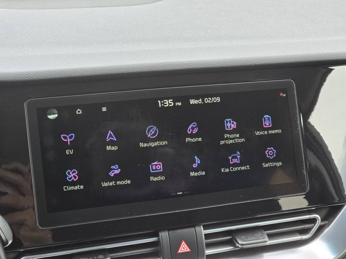 Kia e-Niro Kia e-Niro DynamicPlusLine 64 kWh | SOH 100% | 3 Fase laden | Schuif/kanteldak | Half Leder | Andriod Auto | Apple carplay | Navigatie