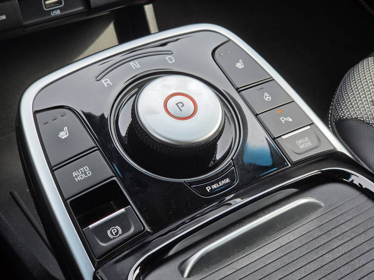 Kia e-Niro Kia e-Niro DynamicPlusLine 64 kWh | SOH 100% | 3 Fase laden | Schuif/kanteldak | Half Leder | Andriod Auto | Apple carplay | Navigatie